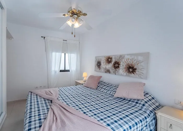 Cosy With Sea View En El Centro Cristianos Apartman Arona