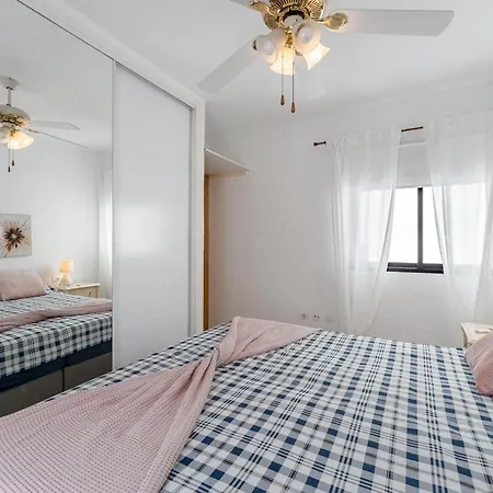 Апартаменты Cosy With Sea View En El Centro Cristianos Арона